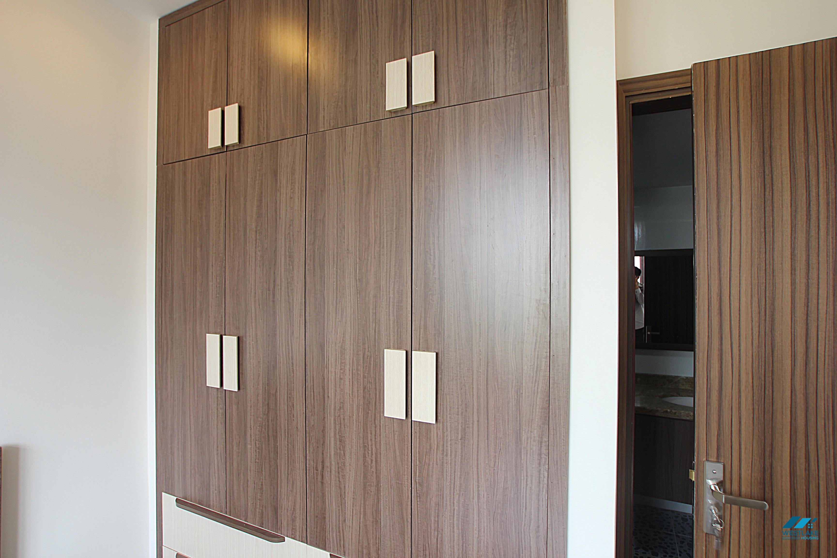 A bright and cheap 1 bedroom apartment for rent in Xuan Dieu, Tay Ho