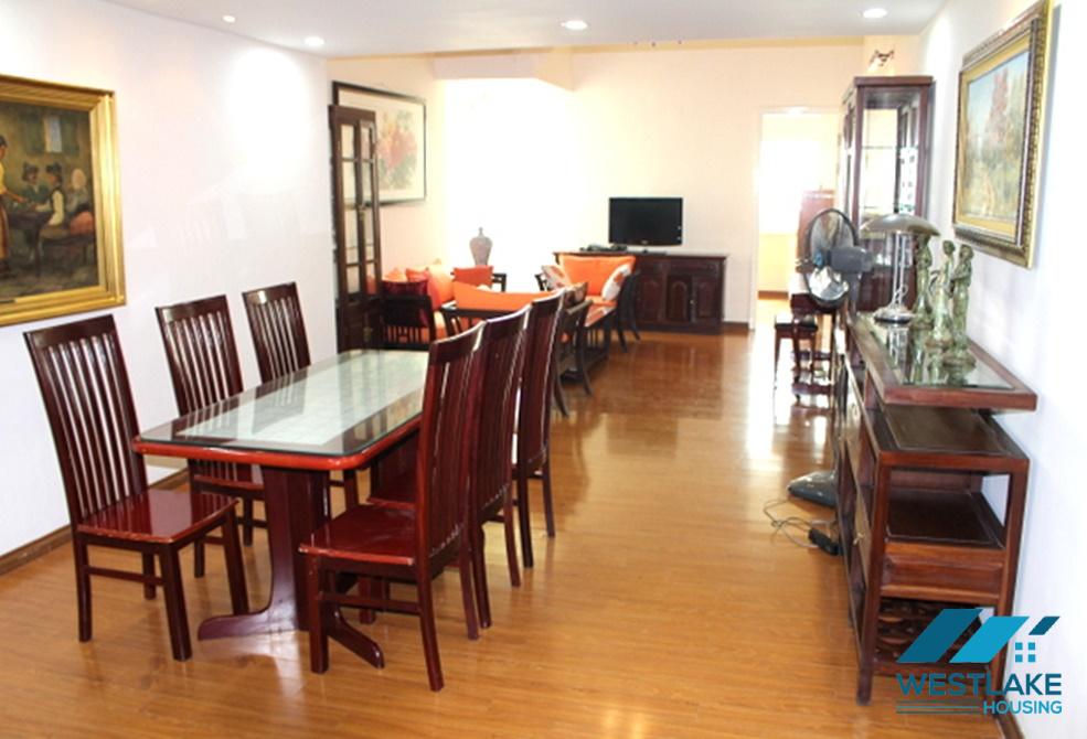 Cho thuê căn hộ 3 phòng ngủ đầy đủ nội thất tại Ciputra, Tây Hồ