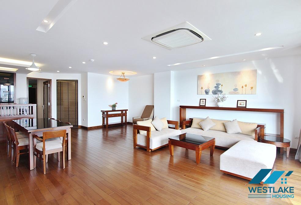 A 4 bedroom apartment with beautiful lake view in Xuan Dieu, Tay Ho