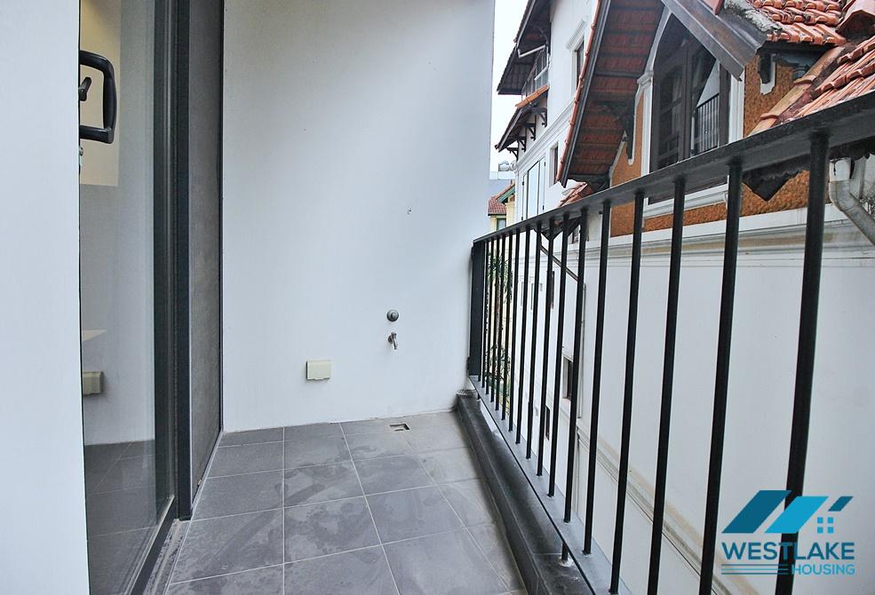 Cho Thuê Căn Hộ 2 Phòng Ngủ Sang Trọng, Hiên Đại Tại Đường Tô Ngọc Vân, Tây Hồ, Hà Nội
