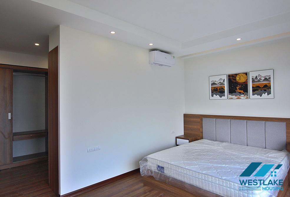 Gorgeous lake view 4 bedroom apartment for rent in Tay Ho, Ha Noi