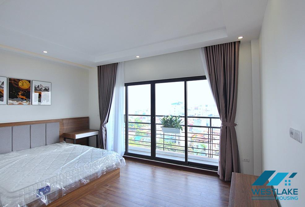 Gorgeous lake view 4 bedroom apartment for rent in Tay Ho, Ha Noi