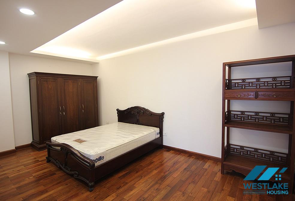 A high quality 2 bedroom apartment for rent in Xuan Dieu, Tay Ho