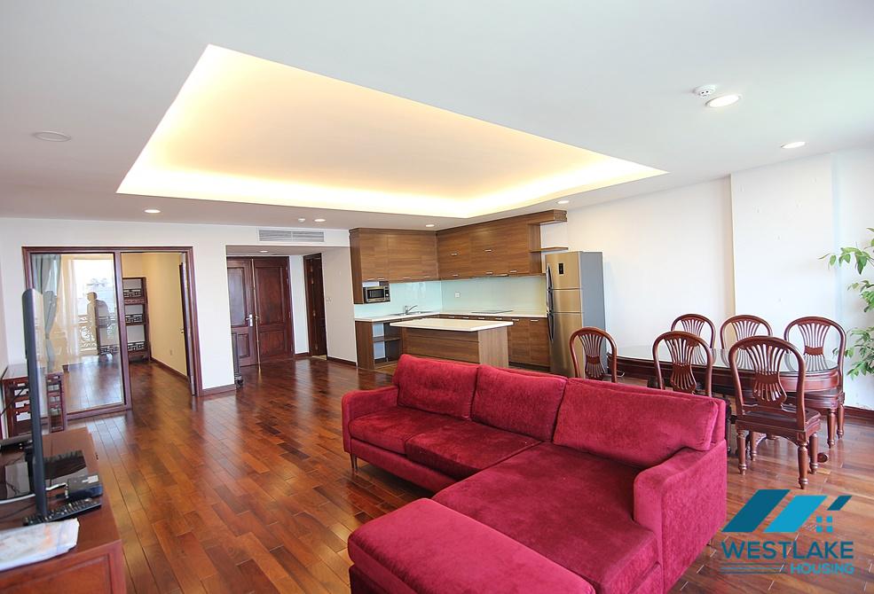 A high quality 2 bedroom apartment for rent in Xuan Dieu, Tay Ho