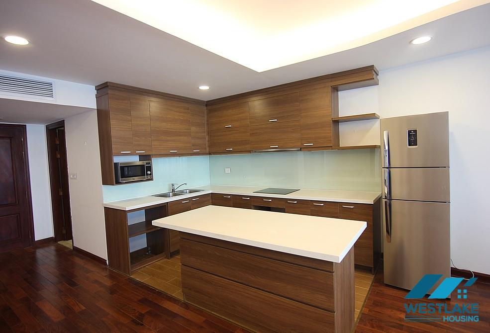 A high quality 2 bedroom apartment for rent in Xuan Dieu, Tay Ho