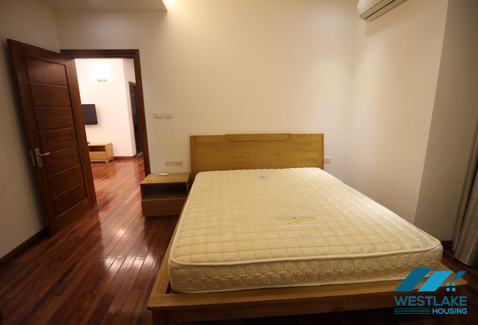 A good quality 2 bedroom apartment for rent in Xuan Dieu, Tay Ho, Ha Noi