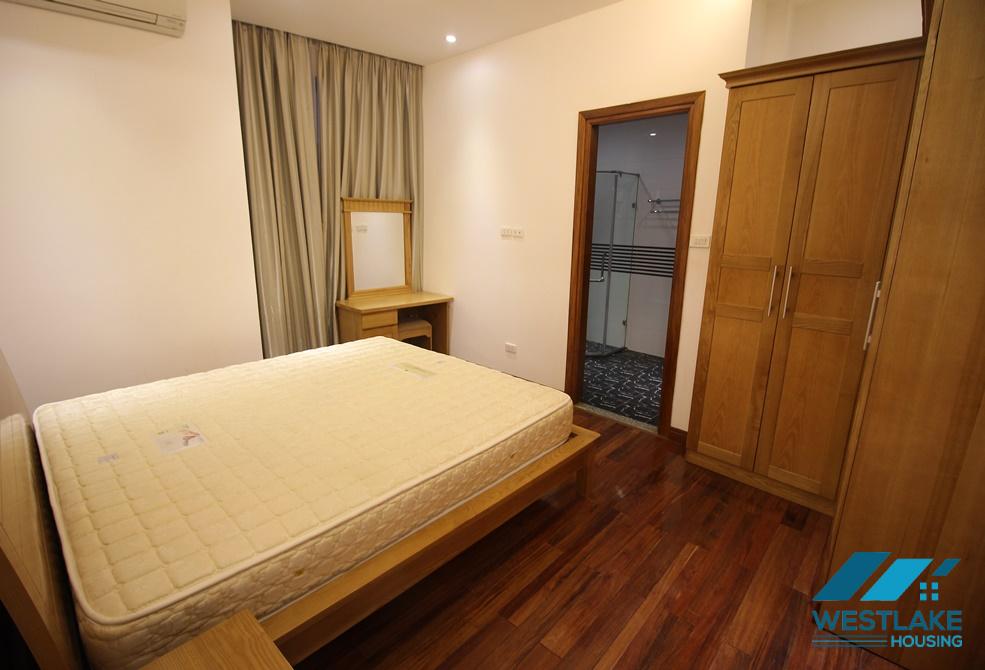 A good quality 2 bedroom apartment for rent in Xuan Dieu, Tay Ho, Ha Noi