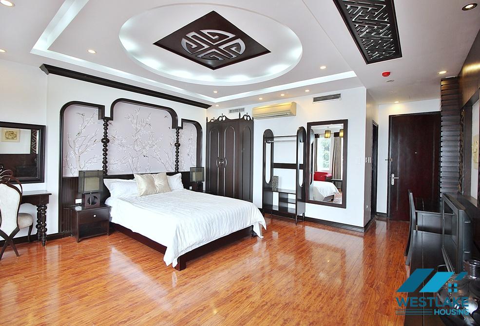 A lake view 2 bedroom apartment for lease in Xuan Dieu, Tay Ho