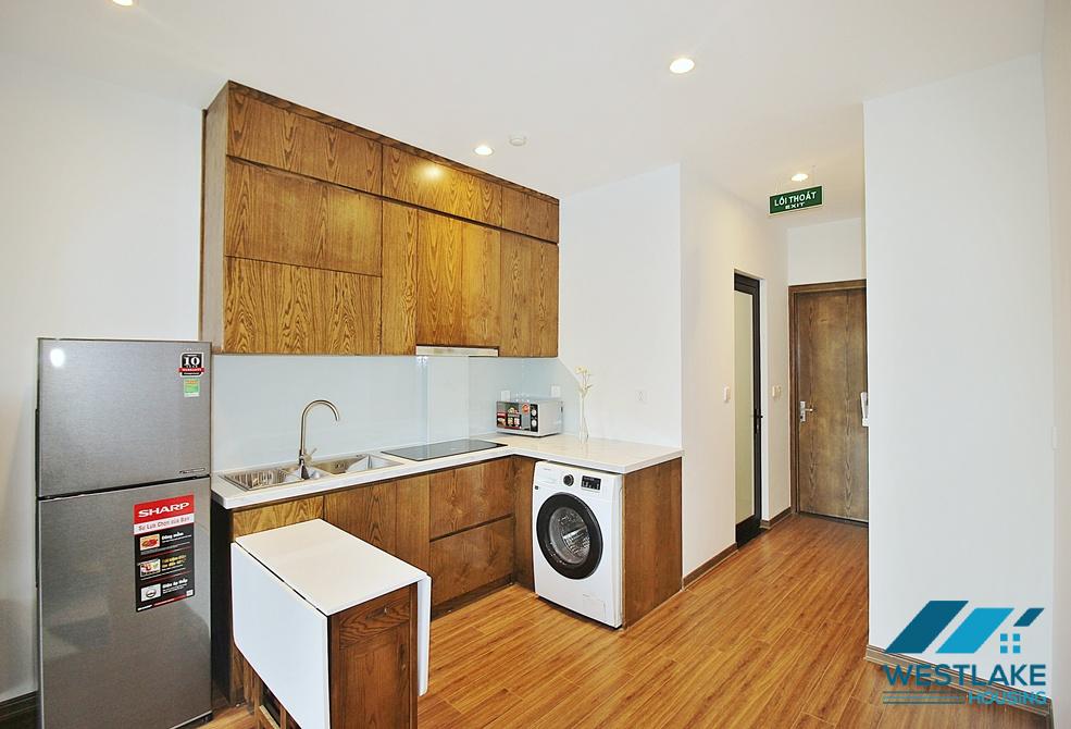 Beautiful lake new 1 bedroom apartment for rent in Tu Hoa area, Tay Ho, Ha Noi