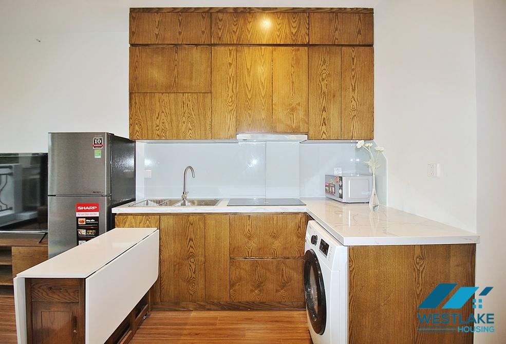 Beautiful lake new 1 bedroom apartment for rent in Tu Hoa area, Tay Ho, Ha Noi