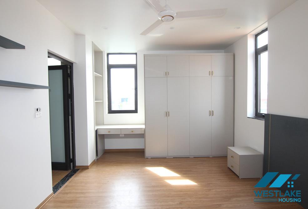 A 3bedroom apartment with lot of natural light for rent in Xuan Dieu, Tay Ho