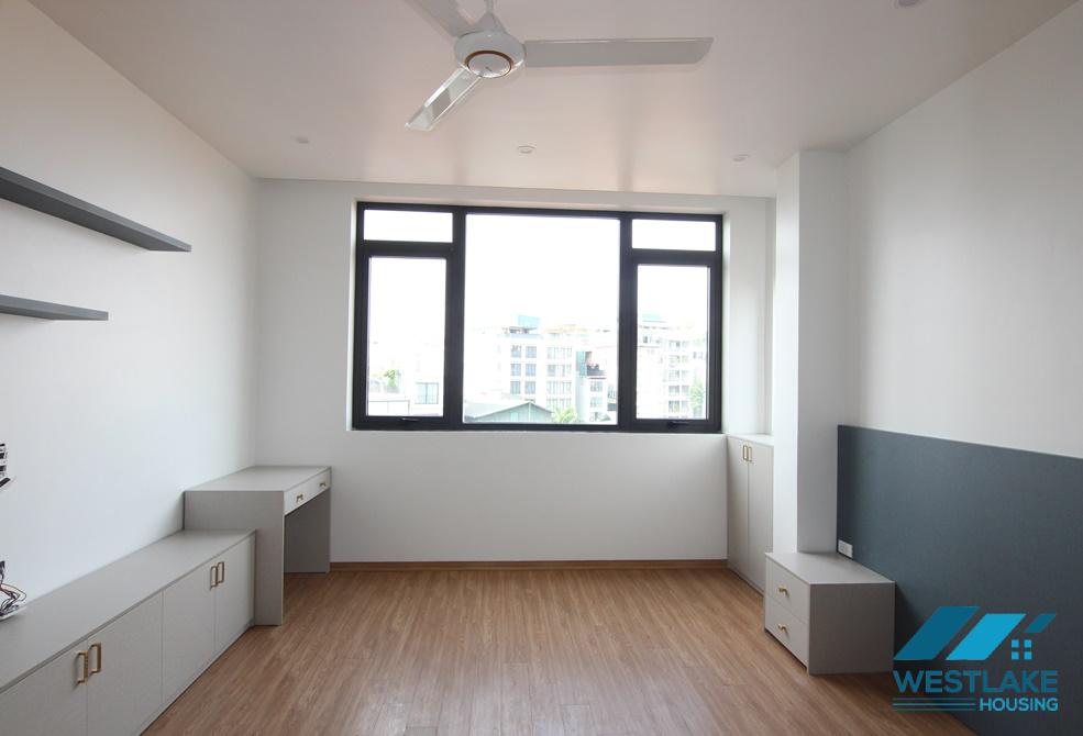 A 3bedroom apartment with lot of natural light for rent in Xuan Dieu, Tay Ho