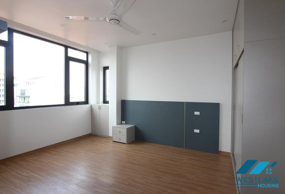 A 3bedroom apartment with lot of natural light for rent in Xuan Dieu, Tay Ho