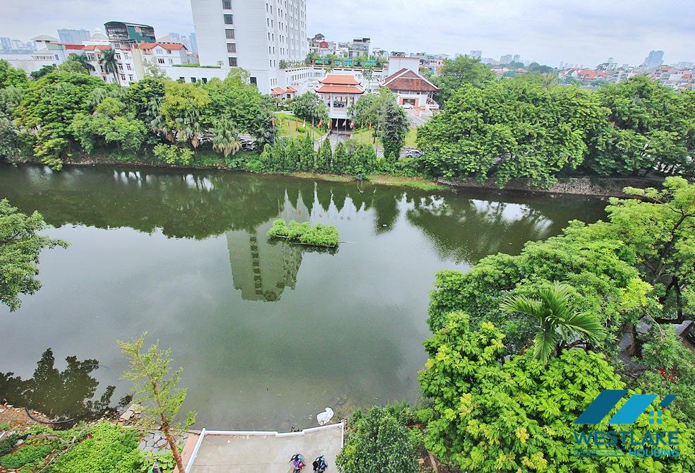 A beautiful lakeview 2 bedrooms apartment for rent in Tay Ho, Ha Noi
