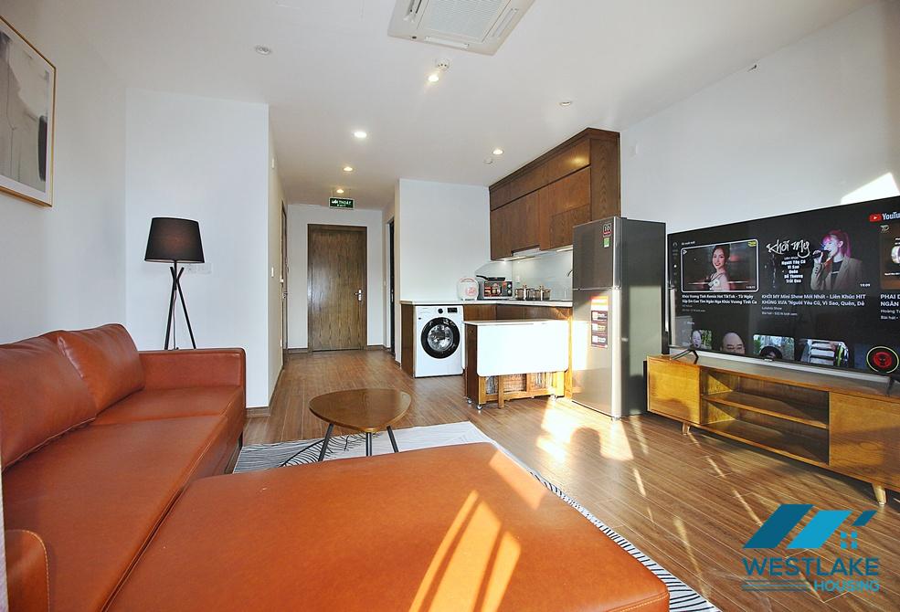 Lake view one bedroom apartment for rent in Tu Hoa street,Tay Ho, Ha Noi