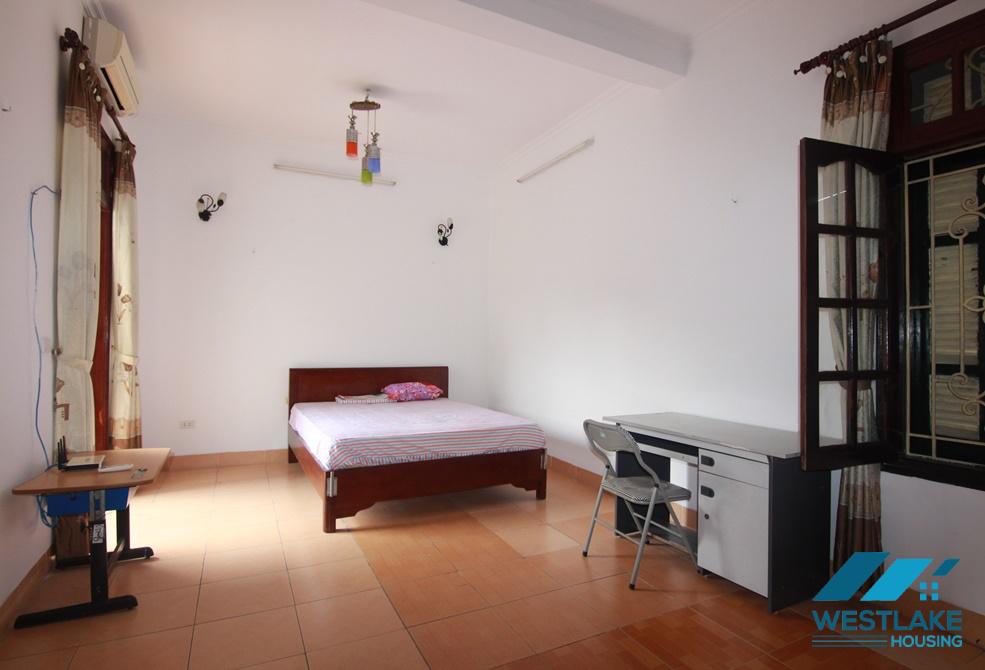 An affordable 5 bedroom house for rent in Nghi Tam, Tay Ho