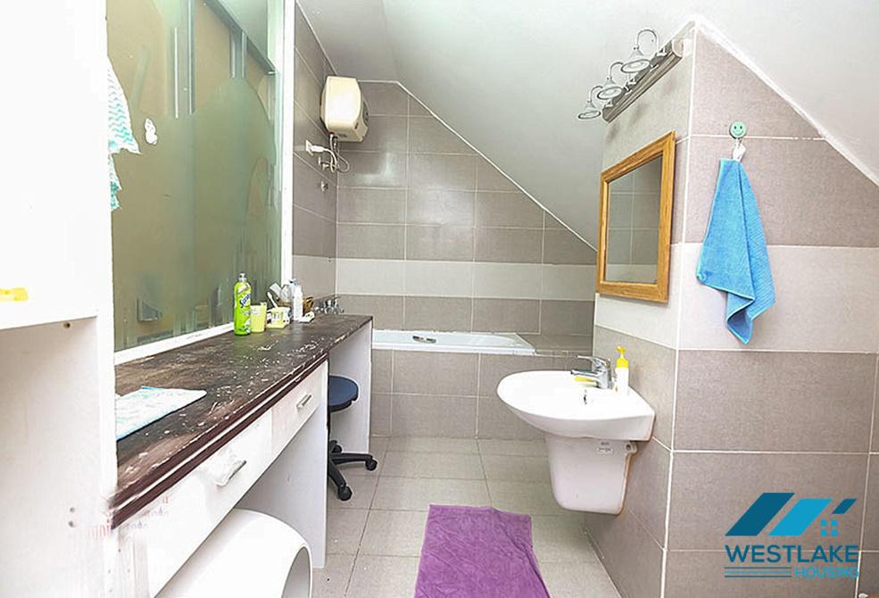 Cho thuê nhà 2 tầng xinh xắn tại khu vực Ciputra, Tây Hồ, Hà Nội Cho thuê nhà 2 tầng xinh xắn tại khu vực Ciputra, Tây Hồ, Hà Nội