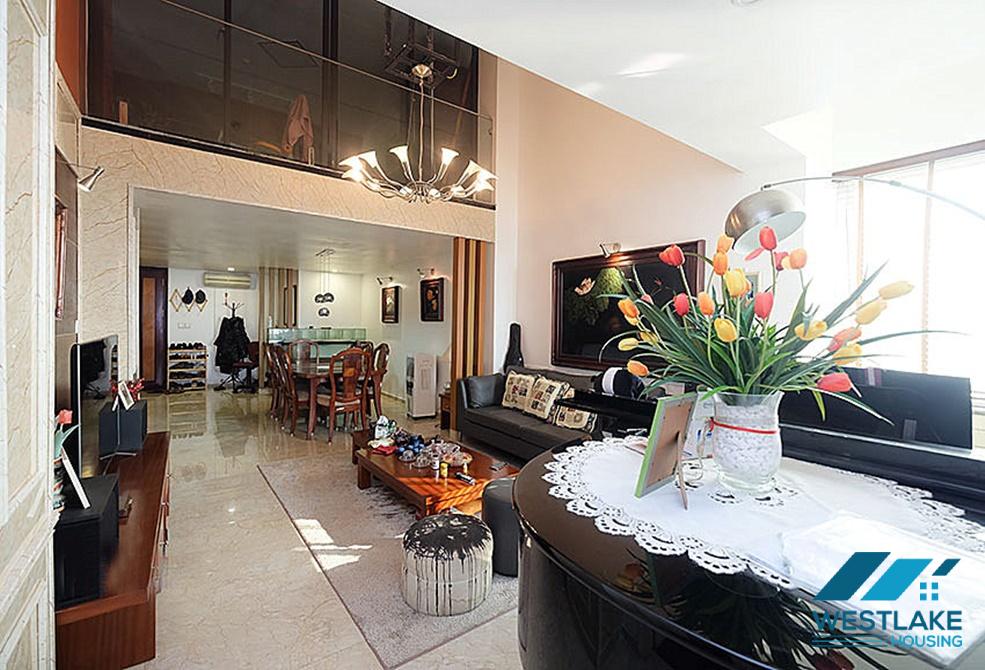 Cho thuê nhà 2 tầng xinh xắn tại khu vực Ciputra, Tây Hồ, Hà Nội 