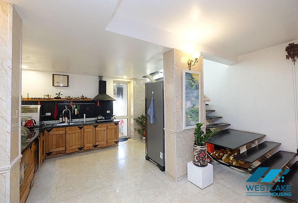 Cho thuê nhà 2 tầng xinh xắn tại khu vực Ciputra, Tây Hồ, Hà Nội Cho thuê nhà 2 tầng xinh xắn tại khu vực Ciputra, Tây Hồ, Hà Nội