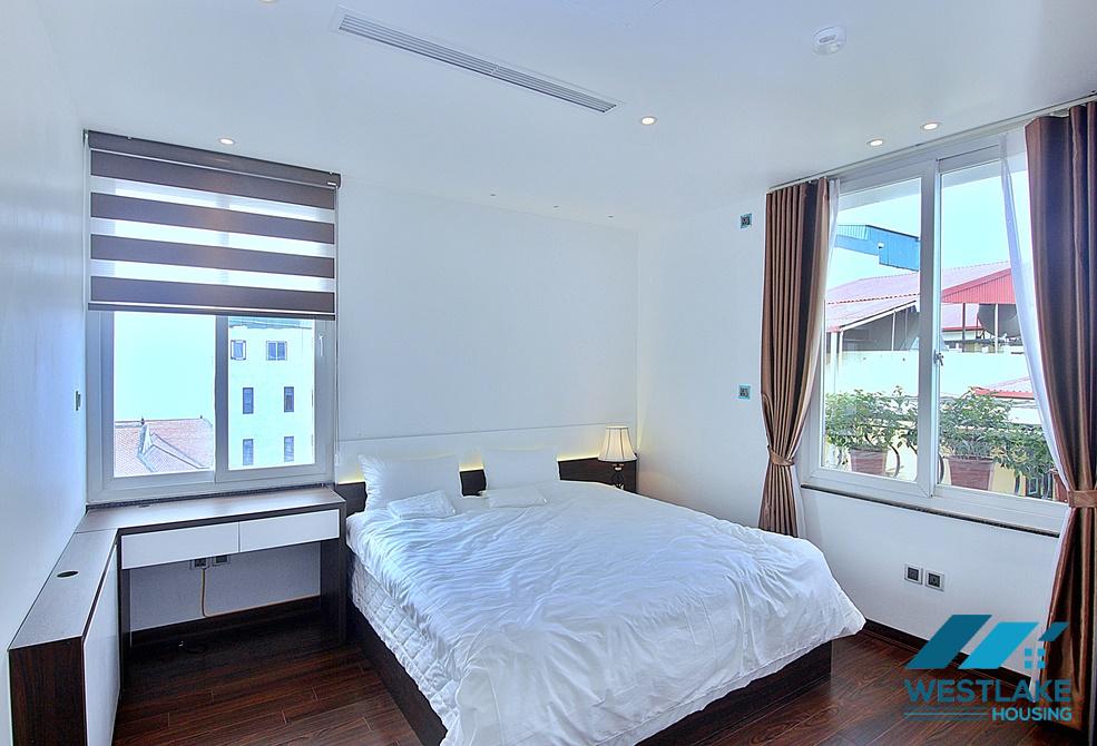 An elegant apartment on top floor for rent on Tu Hoa street, Tay Ho, Ha Noi