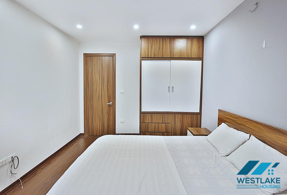 Cheap price 02 bedrooms apartment for rent in Tu Hoa area, Tay Ho, Ha Noi
