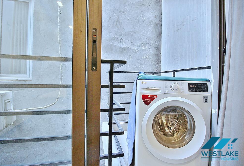 Cheap price 02 bedrooms apartment for rent in Tu Hoa area, Tay Ho, Ha Noi