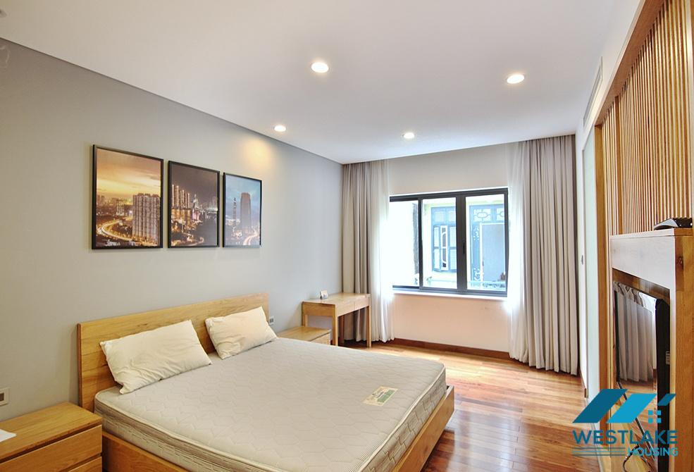 Lake view two bedrooms apartment for rent on Tu Hoa street, Tay Ho, Ha Noi