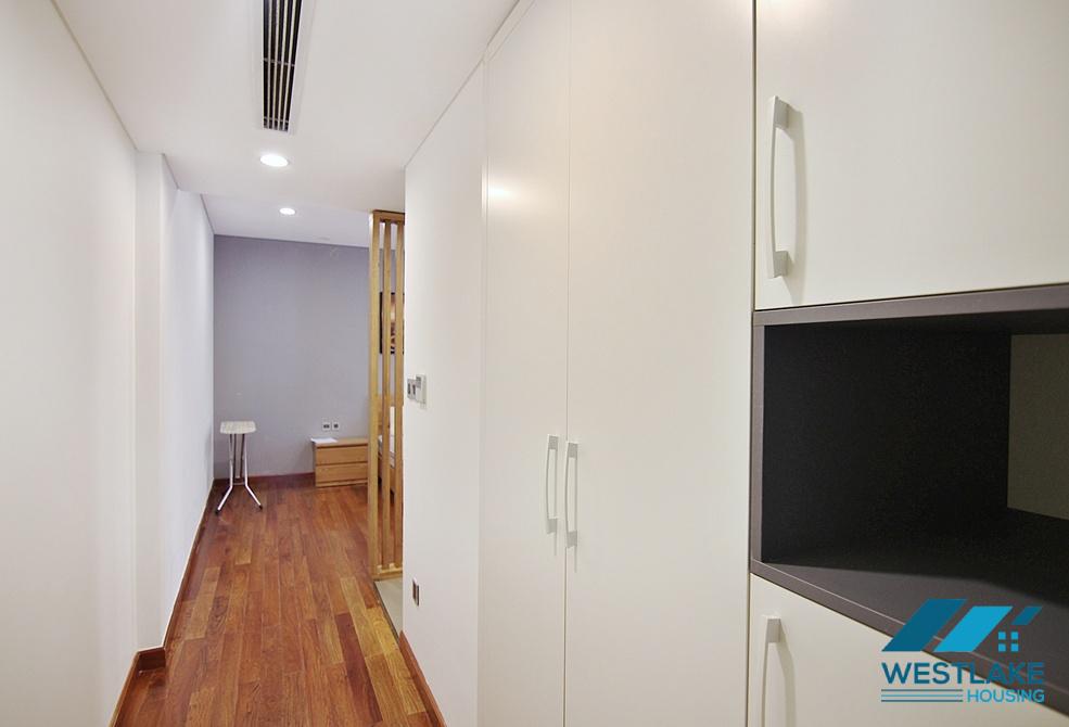 Lake view two bedrooms apartment for rent on Tu Hoa street, Tay Ho, Ha Noi