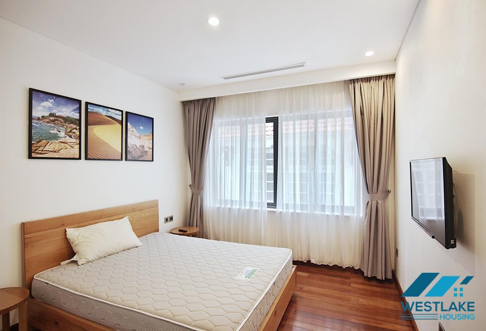 Lake view two bedrooms apartment for rent on Tu Hoa street, Tay Ho, Ha Noi