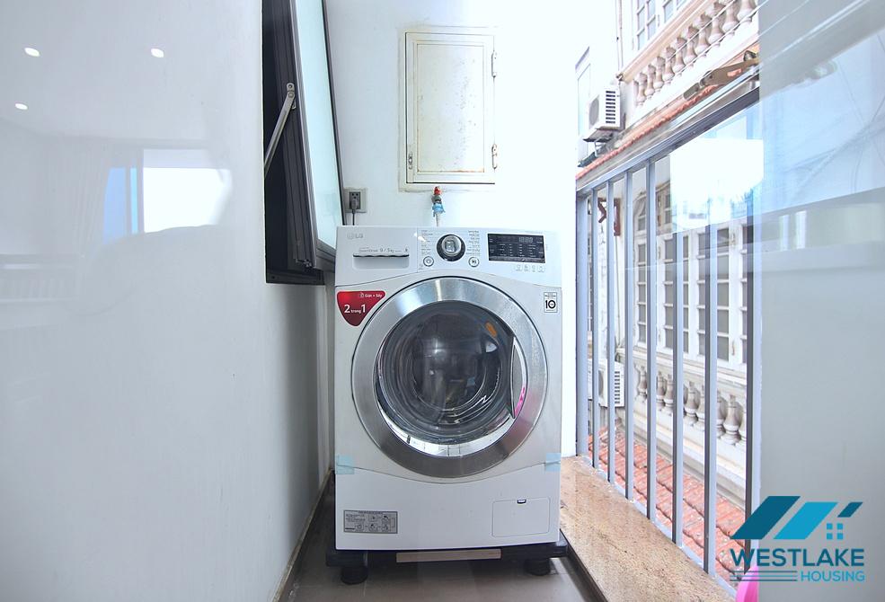 Lake view two bedrooms apartment for rent on Tu Hoa street, Tay Ho, Ha Noi