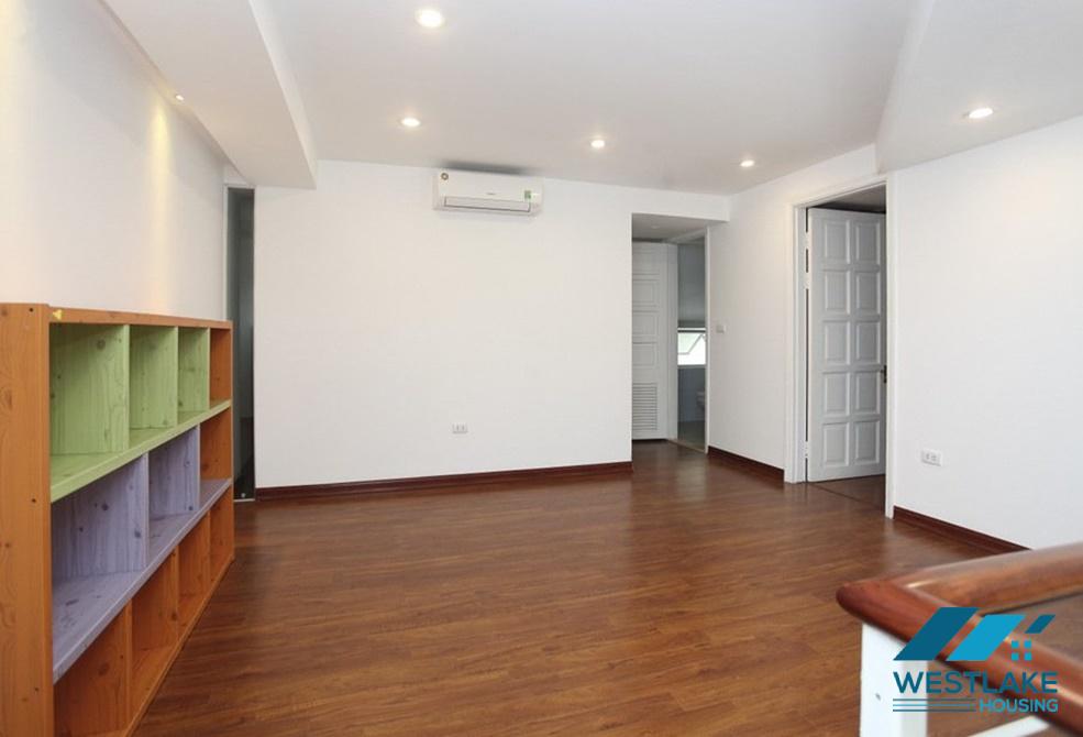 Beautiful and modern penthouse for rent in Ciputra, Tay Ho, Ha Noi