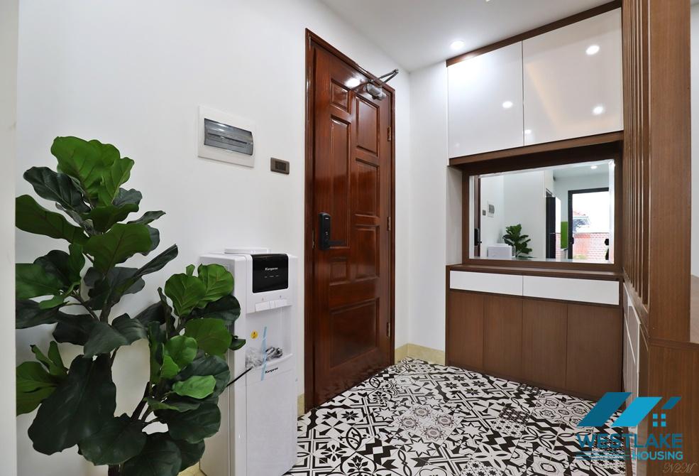 Afordable price 02 bedrooms apartment for rent on Xuan La street, Tay Ho, Ha Noi