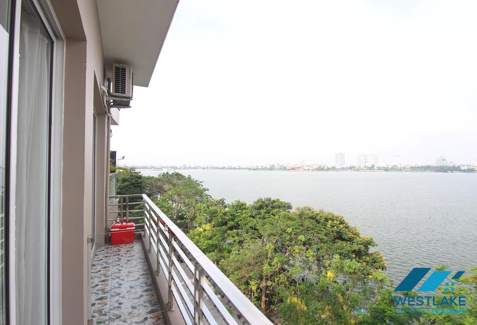 Lake view studio apartment for rent in Tay Ho, Ha Noi