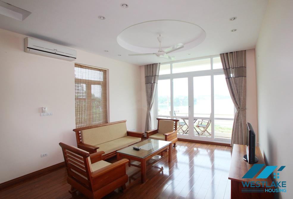 A lake view 2 bedroom apartment for lease in Yen Phu, Tay Ho