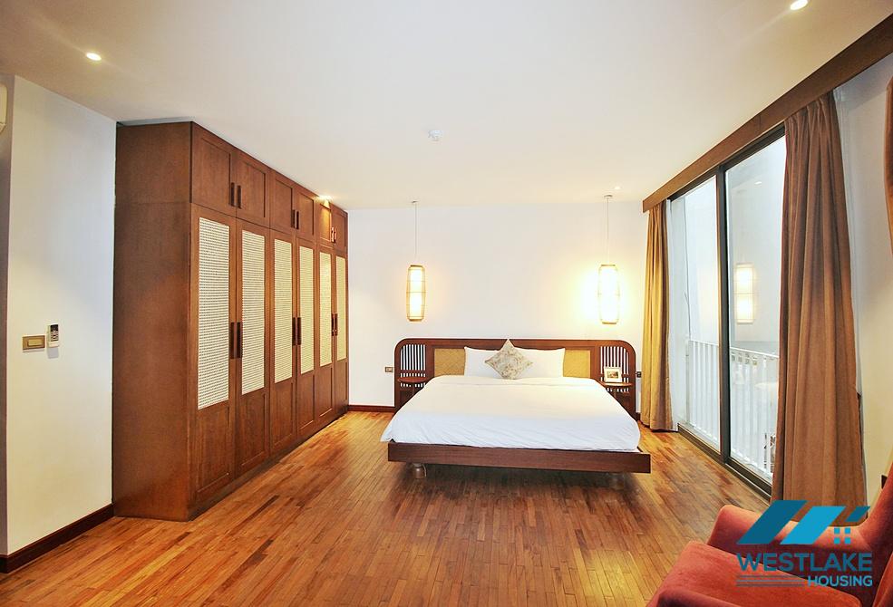 Gorgeous 3 bedrooms apartment with beautiful lake view in Tay Ho, Ha Noi