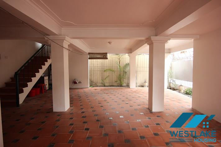 Biệt Thự 5 Phòng Ngủ Đẹp Rộn Rãi, Sáng Thoáng Cho Thuê Tại Tây Hồ, Hà Nội Biệt Thự 5 Phòng Ngủ Đẹp Rộn Rãi, Sáng Thoáng Cho Thuê Tại Tây Hồ, Hà Nội