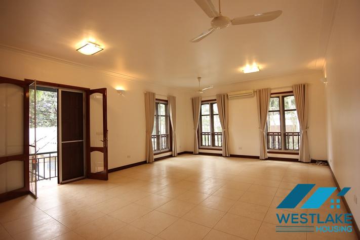 Biệt Thự 5 Phòng Ngủ Đẹp Rộn Rãi, Sáng Thoáng Cho Thuê Tại Tây Hồ, Hà Nội Biệt Thự 5 Phòng Ngủ Đẹp Rộn Rãi, Sáng Thoáng Cho Thuê Tại Tây Hồ, Hà Nội