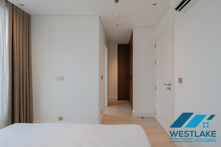 Large balcony 02 bedrooms apartment with beautiful lake view for rent in Tay Ho, Ha Noi