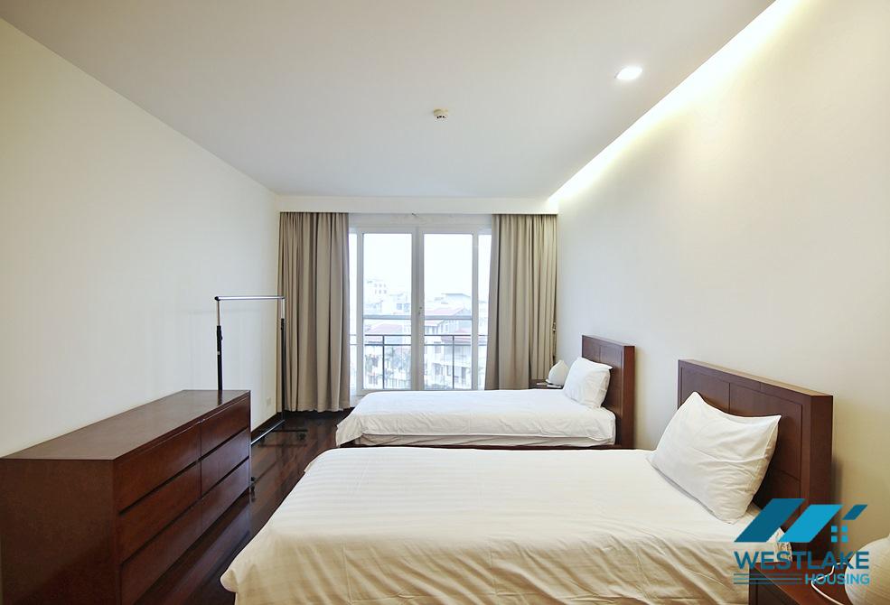 Duplex 2 bedrooms and 01 working room apartment with lake view for rent in Xuan Dieu,Tay Ho