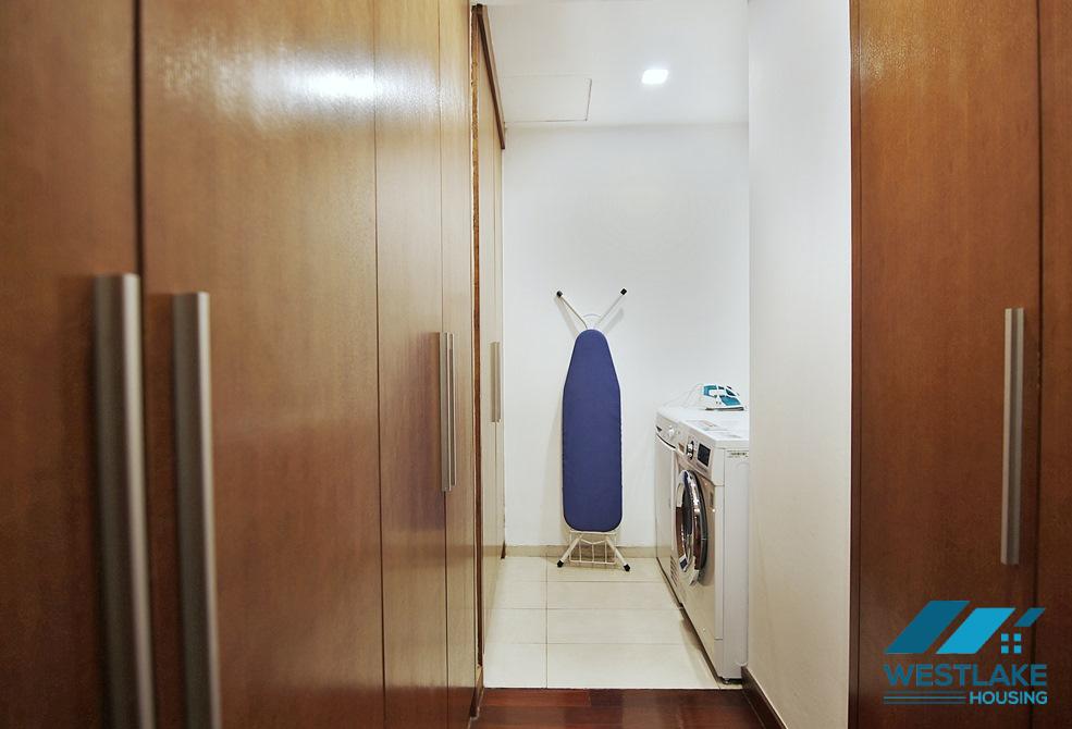 Duplex 2 bedrooms and 01 working room apartment with lake view for rent in Xuan Dieu,Tay Ho