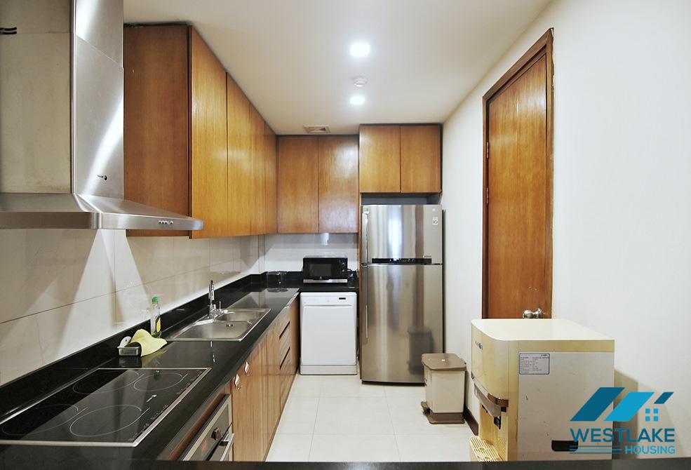 Duplex 2 bedrooms and 01 working room apartment with lake view for rent in Xuan Dieu,Tay Ho