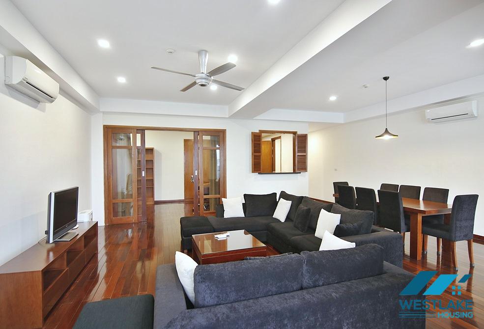Duplex 2 bedrooms and 01 working room apartment with lake view for rent in Xuan Dieu,Tay Ho