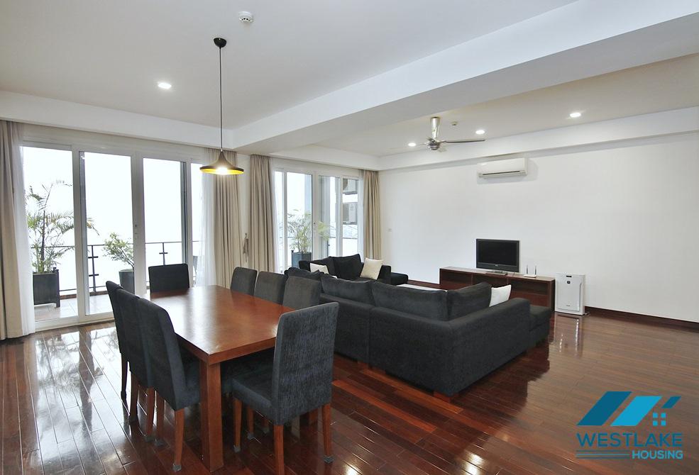 Duplex 2 bedrooms and 01 working room apartment with lake view for rent in Xuan Dieu,Tay Ho