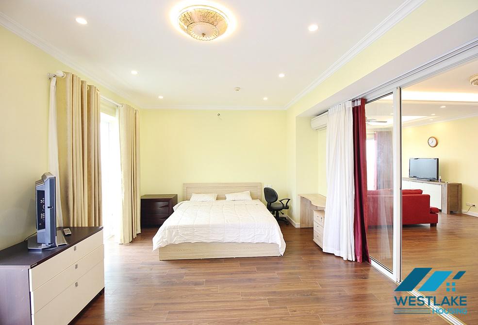 A bright and spacious 3 bedroom apartment for rent in Ciputra E Tower, Tay Ho, Ha Noi A bright and spacious 3 bedroom apartment for rent in Ciputra E Tower, Tay Ho, Ha Noi