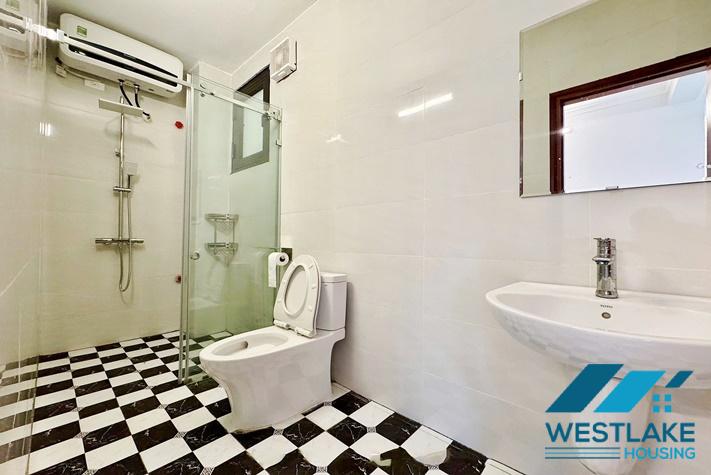 Cho Thuê Nhà 4 Phòng Ngủ Đường Xuân Diệu Tây Hồ, Hà Nội, Phong Cách Hiện Đại, Sân Vườn Sáng Thoáng