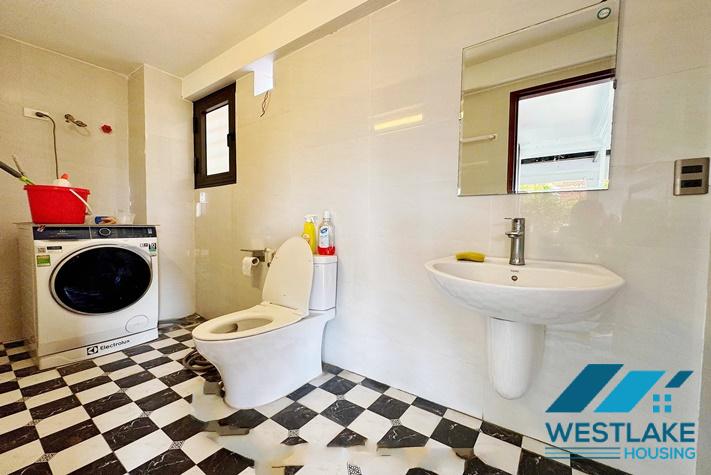 Cho Thuê Nhà 4 Phòng Ngủ Đường Xuân Diệu Tây Hồ, Hà Nội, Phong Cách Hiện Đại, Sân Vườn Sáng Thoáng