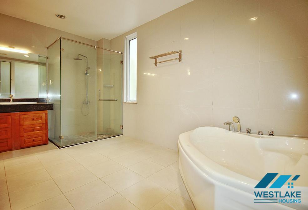 Cho Thuê Nhà 4 Phòng Ngủ Có Sân Vườn Rộng Thoáng Sáng, Nội Thất Cơ Bản Tại Phố Quảng Khánh, Tây Hồ, Hà Nội Cho Thuê Nhà 4 Phòng Ngủ Có Sân Vườn Rộng Thoáng Sáng, Nội Thất Cơ Bản Tại Phố Quảng Khánh, Tây Hồ, Hà Nội