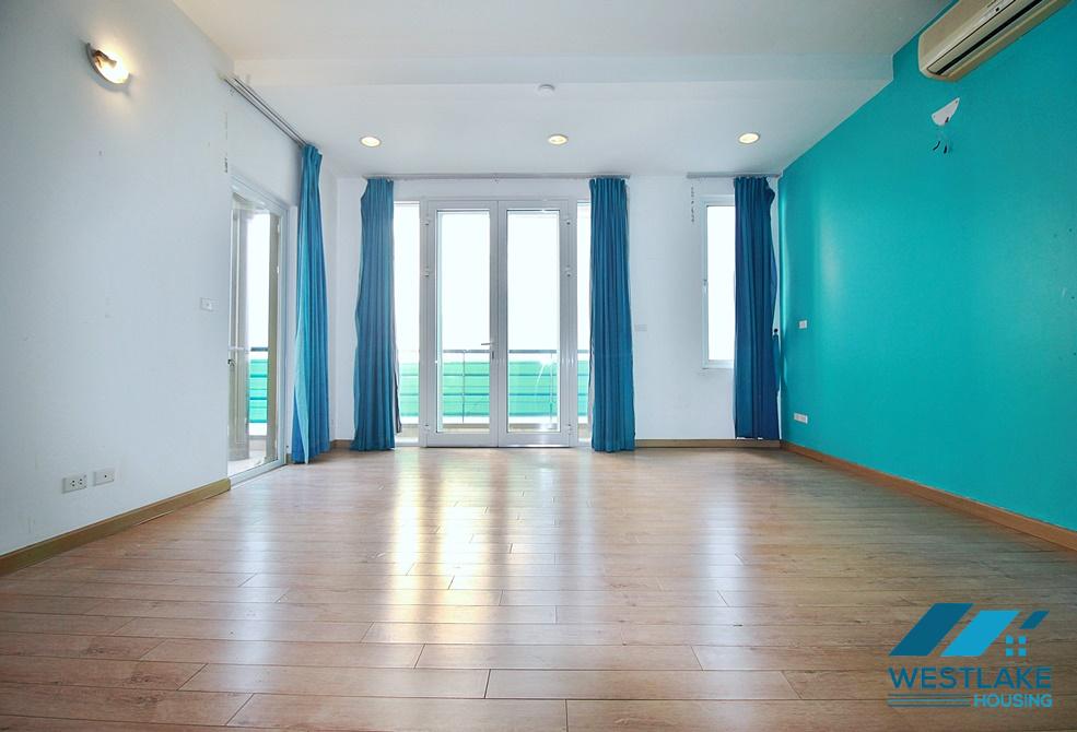 Cho Thuê Nhà 4 Phòng Ngủ Có Sân Vườn Rộng Thoáng Sáng, Nội Thất Cơ Bản Tại Phố Quảng Khánh, Tây Hồ, Hà Nội Cho Thuê Nhà 4 Phòng Ngủ Có Sân Vườn Rộng Thoáng Sáng, Nội Thất Cơ Bản Tại Phố Quảng Khánh, Tây Hồ, Hà Nội