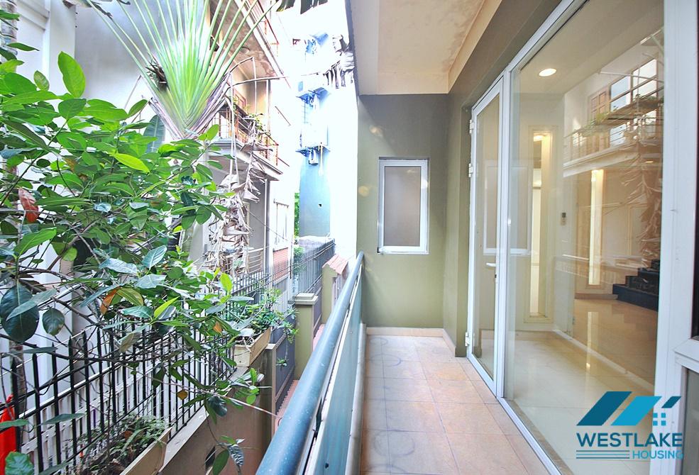 Cho Thuê Nhà 4 Phòng Ngủ Có Sân Vườn Rộng Thoáng Sáng, Nội Thất Cơ Bản Tại Phố Quảng Khánh, Tây Hồ, Hà Nội Cho Thuê Nhà 4 Phòng Ngủ Có Sân Vườn Rộng Thoáng Sáng, Nội Thất Cơ Bản Tại Phố Quảng Khánh, Tây Hồ, Hà Nội