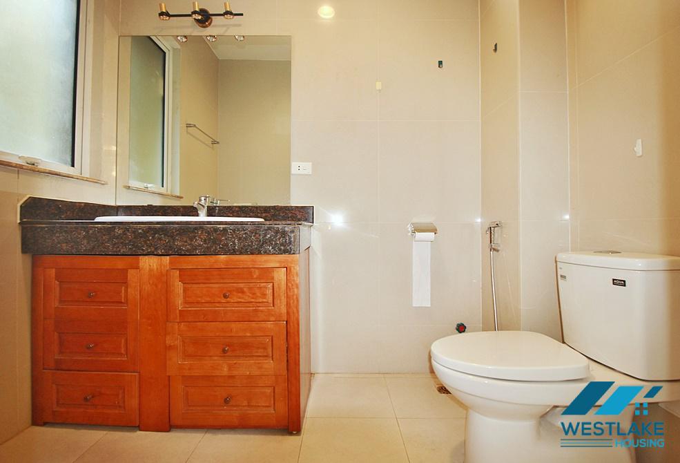 Cho Thuê Nhà 4 Phòng Ngủ Có Sân Vườn Rộng Thoáng Sáng, Nội Thất Cơ Bản Tại Phố Quảng Khánh, Tây Hồ, Hà Nội Cho Thuê Nhà 4 Phòng Ngủ Có Sân Vườn Rộng Thoáng Sáng, Nội Thất Cơ Bản Tại Phố Quảng Khánh, Tây Hồ, Hà Nội